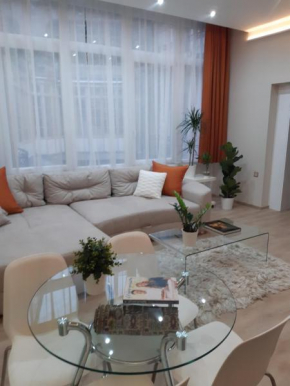 Modern, Quiet & Cozy Apartment in the middle of Downtown near Danube at Fashion street Budapest
